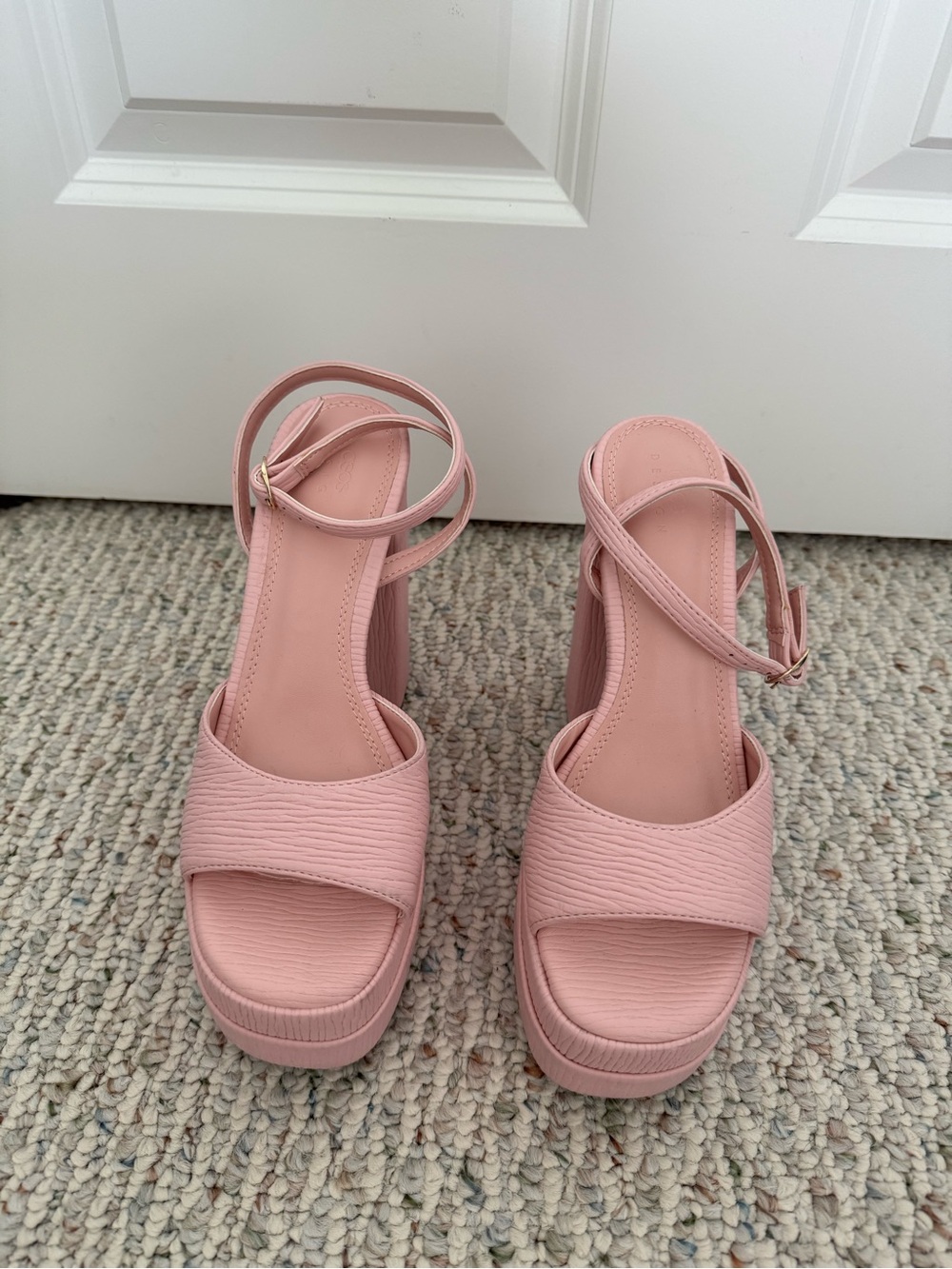 LIKE NEW - ASOS DESIGN Nix platform heeled sandals in pink